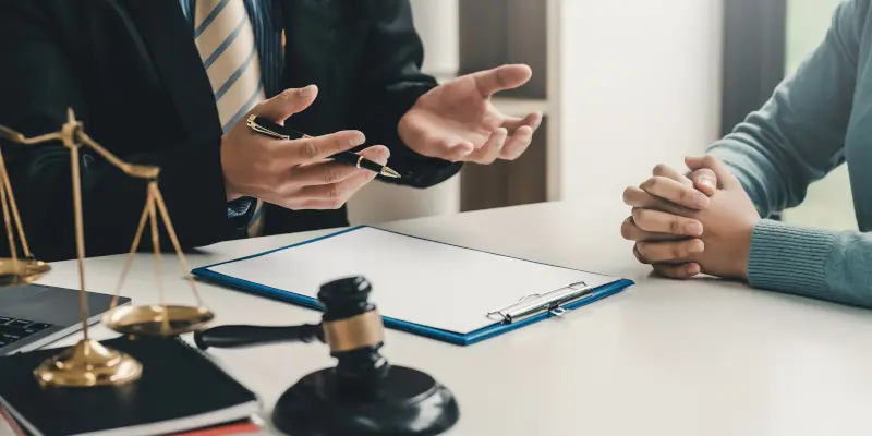 Free Legal Advice makes a difference. Let’s talk law, the right way